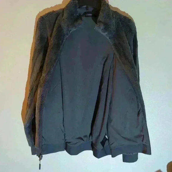 The North Face faux fur jacket, black, size medium - Picture 5 of 9